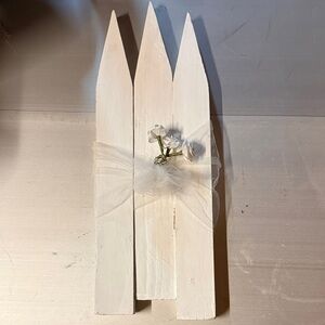 White Decorative Wooden Decor with Flowers